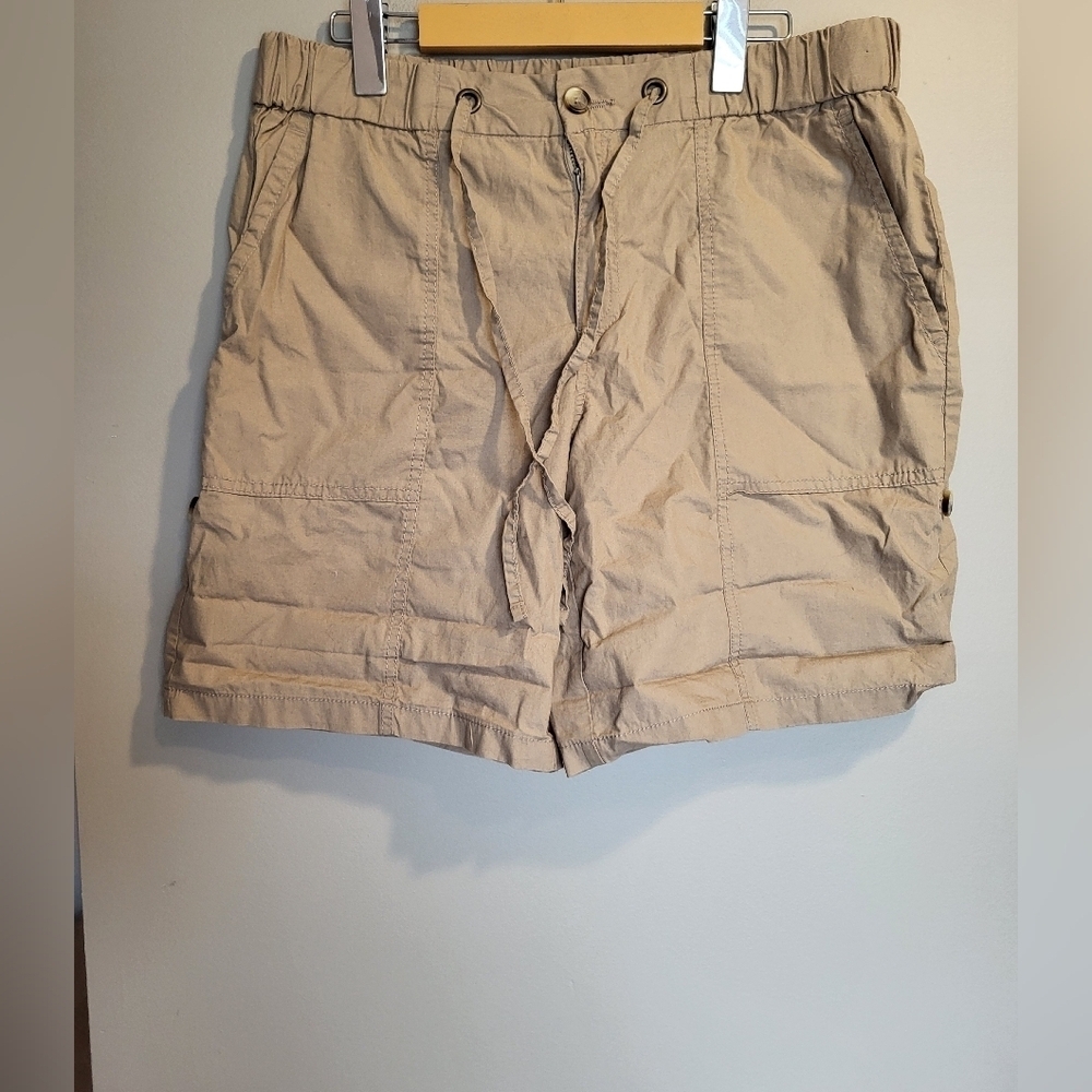 CLEARANCE -Joe Fresh Women's Tan Cargo Shorts, Size 10 (34)